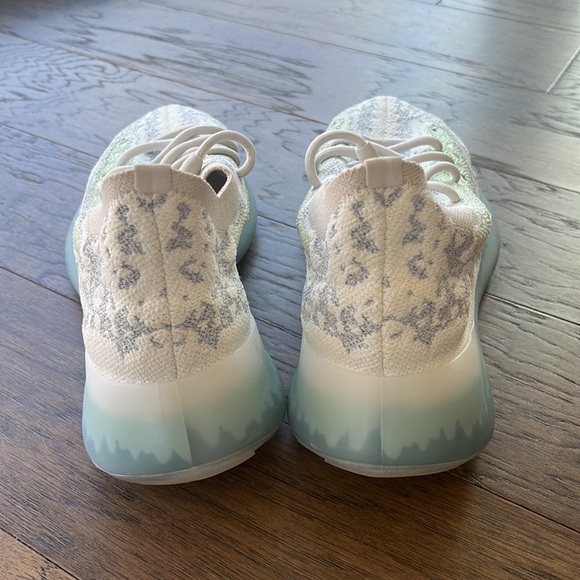 YEEZY BOOST 380 Alien Blue - Size 9.5 - Picture 3 of 9